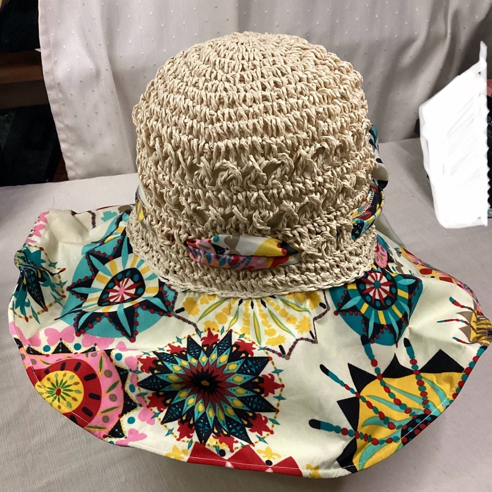 Elegant Colorful Medallion Sun Hat - Picture 3 of 4